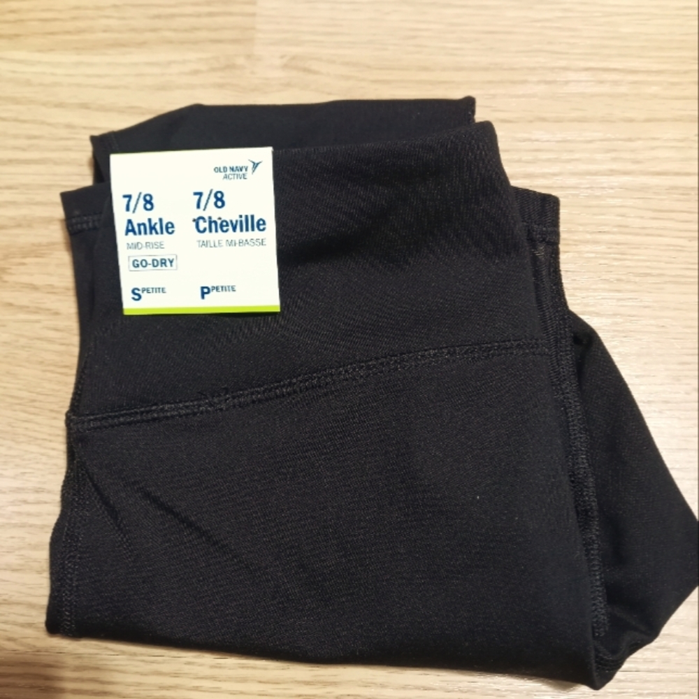 Old Navy active Black Mid-Rise Leggings With Mesh Design. Petite Size Small.
